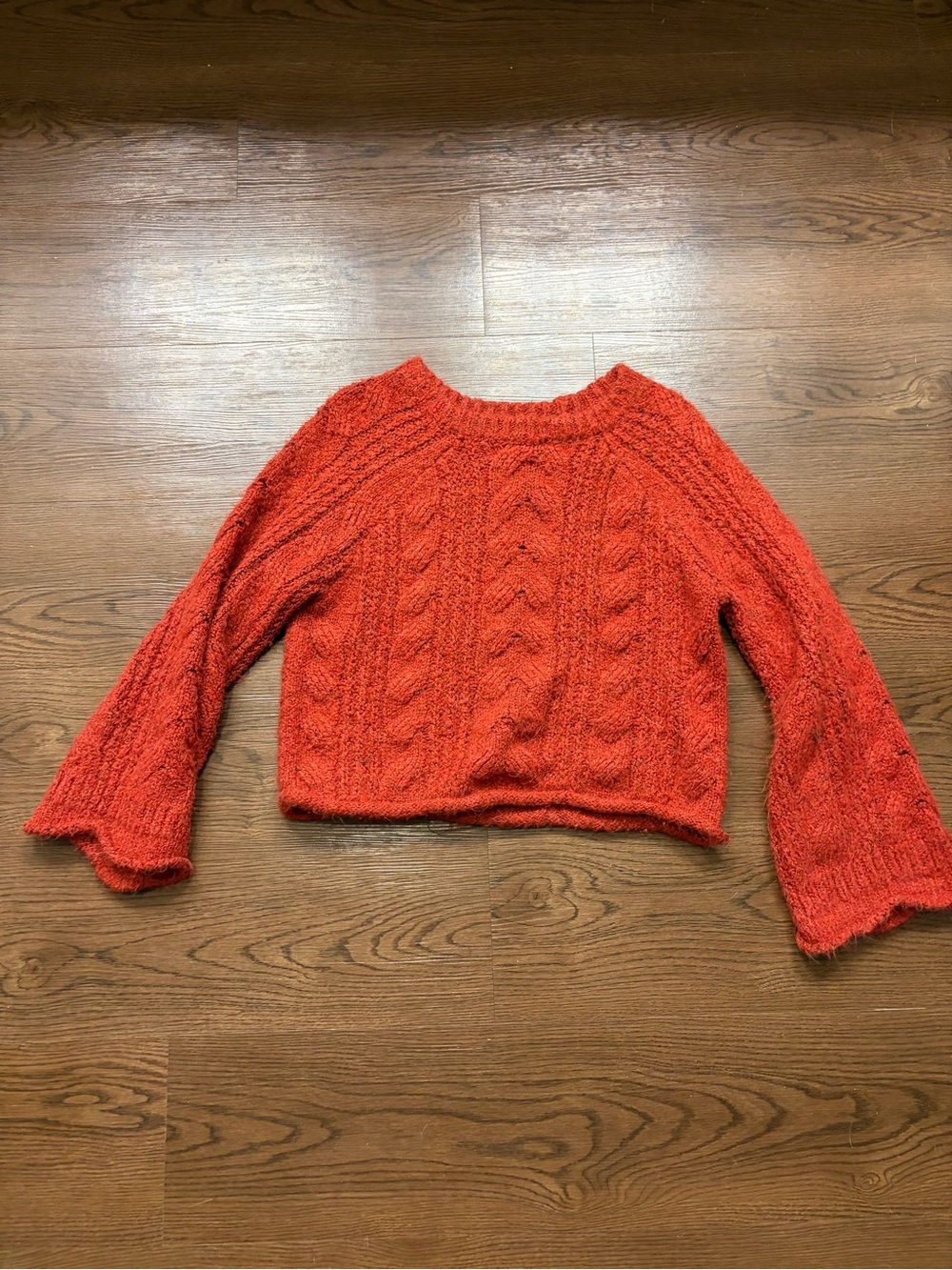 Women’s Chunky Cable Knit Crop Sweater - Red